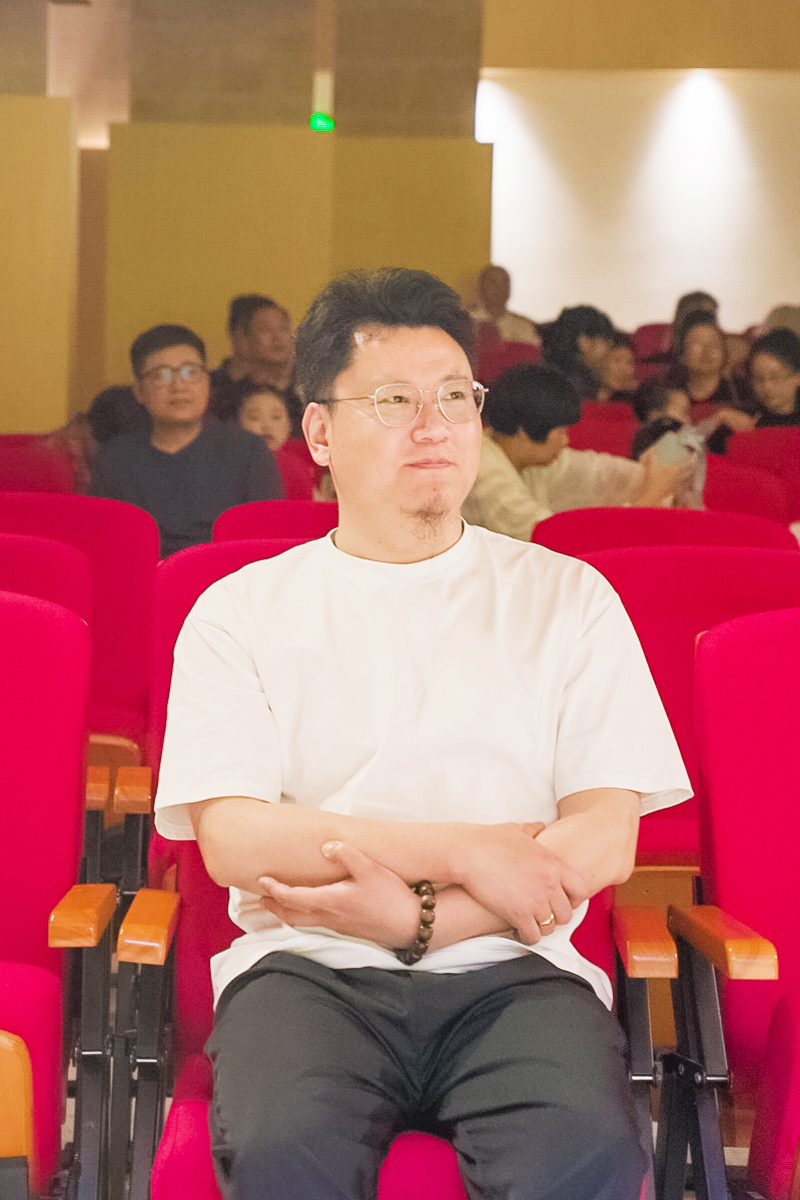 潘曉煒老師在“少年非遺說”浙江傳說故事講述大賽活動現(xiàn)場